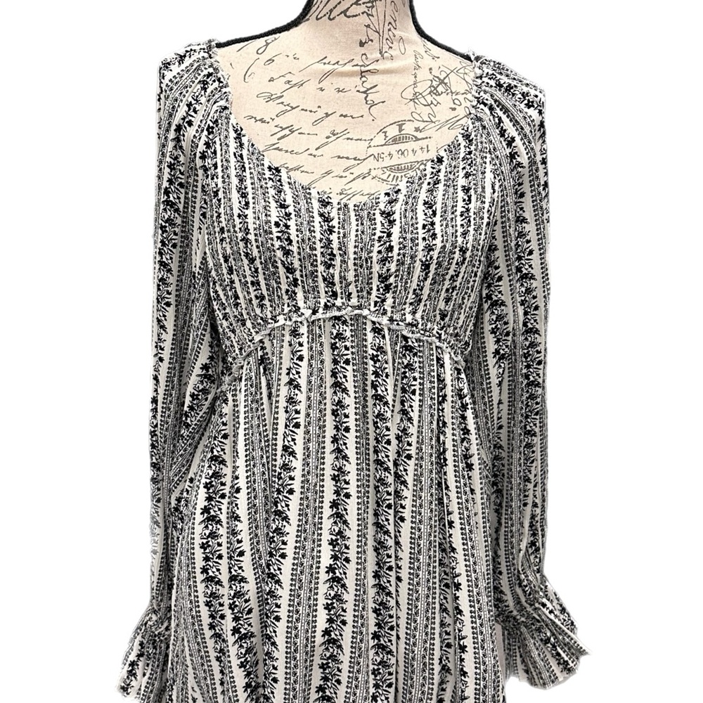 Heyson Smocked Long Sleeve Flare Bottom Shirt - Lined - NWT Sz L